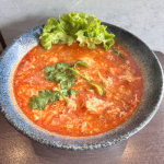 Soupe de nouilles aux tomates sautées aux œufs